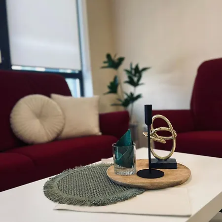 Apartment Cherry With 2 Bedrooms *