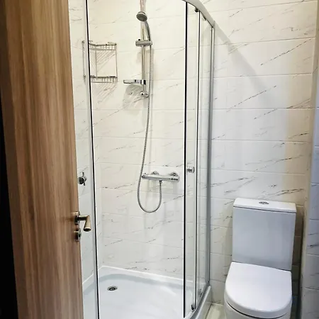Cherry With 2 Bedrooms Apartment *