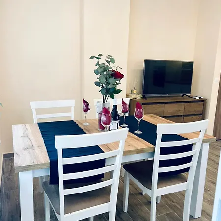 Apartment Cherry With 2 Bedrooms